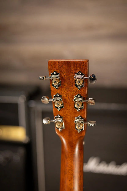 Martin 00-18 Joe Bonamassa Signature Acoustic Guitar - Burst with Hardshell Case
