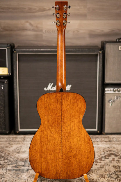 Martin 00-18 Joe Bonamassa Signature Acoustic Guitar - Burst with Hardshell Case