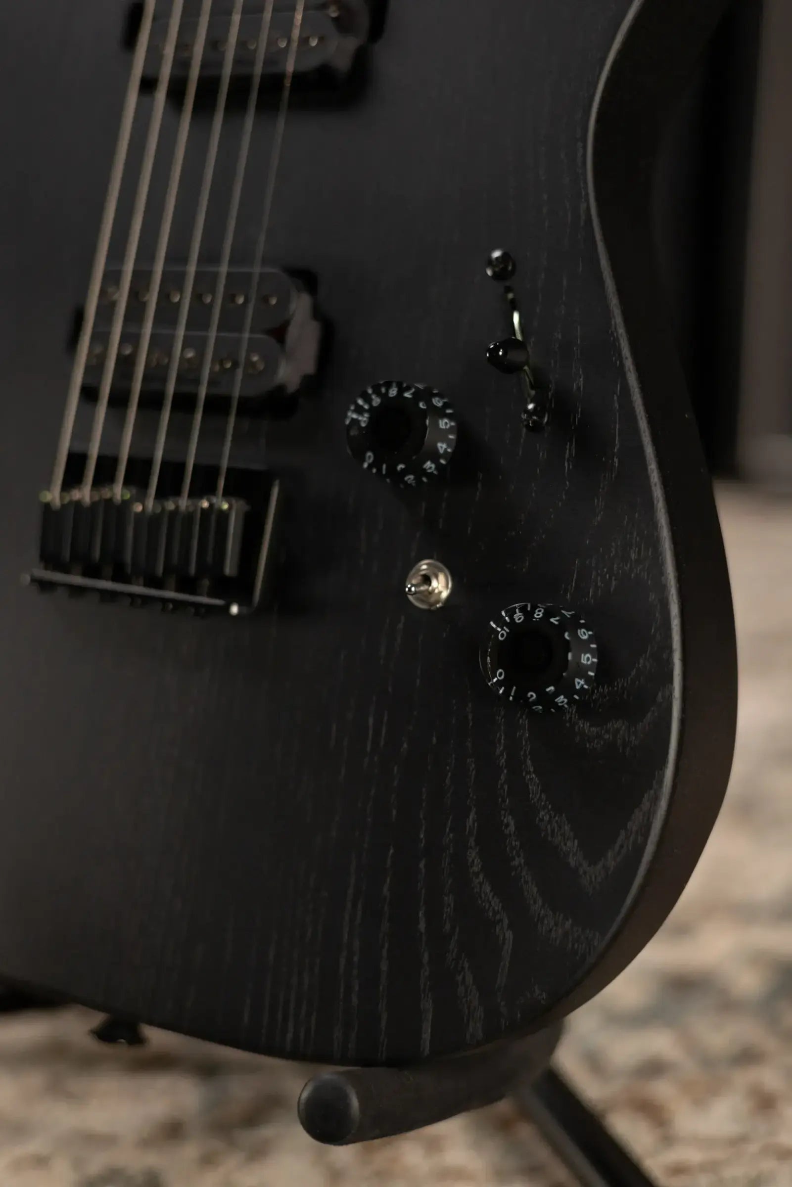 Charvel Pro-Mod Plus Dinky DK24 HH HT EB Ash Electric Guitar - Black Ash with Gig Bag