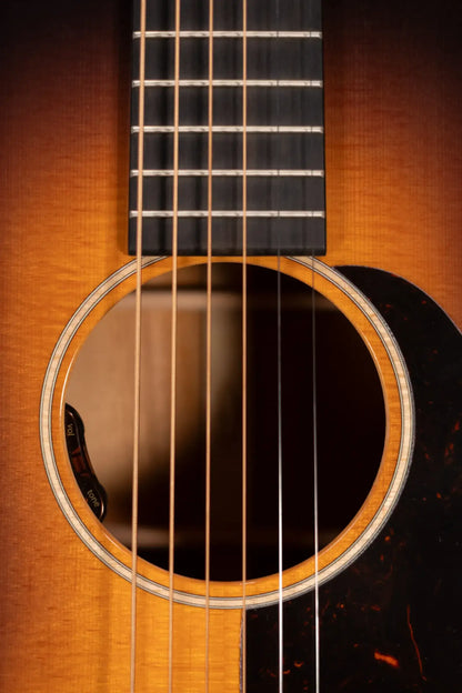 Martin 00L-16E Acoustic/Electric Guitar - 1935 Burst with Gig Bag