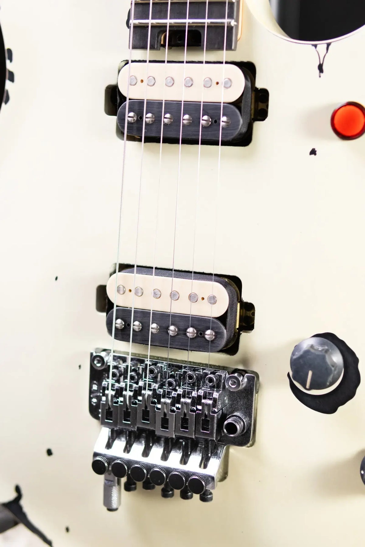 EVH Limited Edition Wolfgang Special Striped Series Electric Guitar - Distressed Ivory