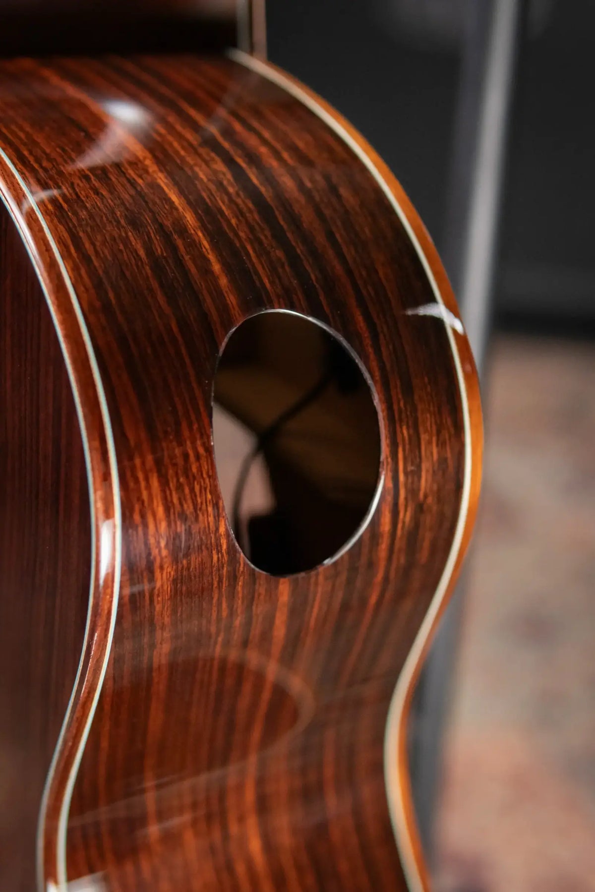 Eastman AC722CE-DF Grand Auditorium Acoustic/Electric Guitar - Dakota Fade with Hardshell Case