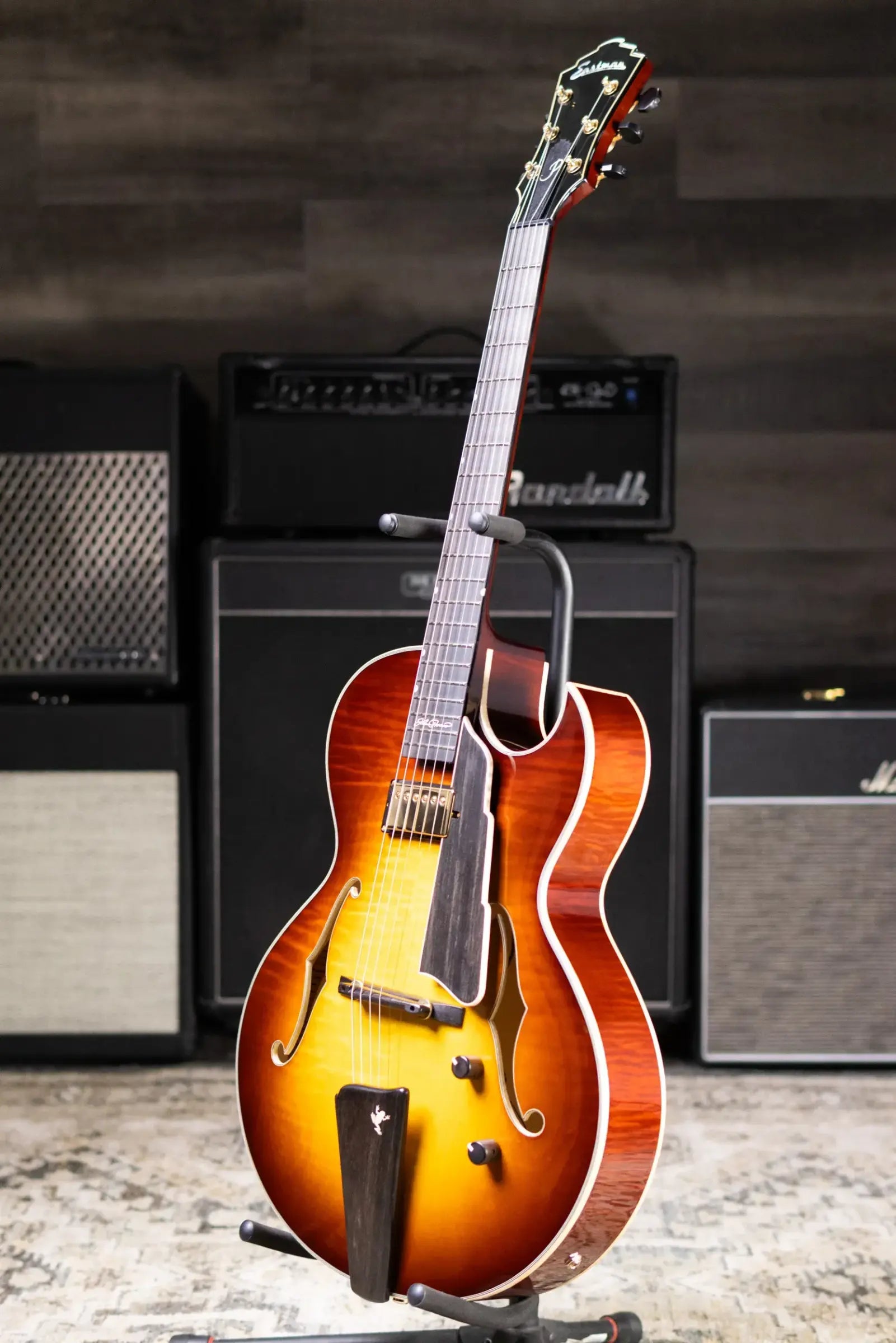 Eastman AR480CE-SB John Pisano Signature Archtop Hollowbody Electric Guitar - Sunburst with Hardshell Case