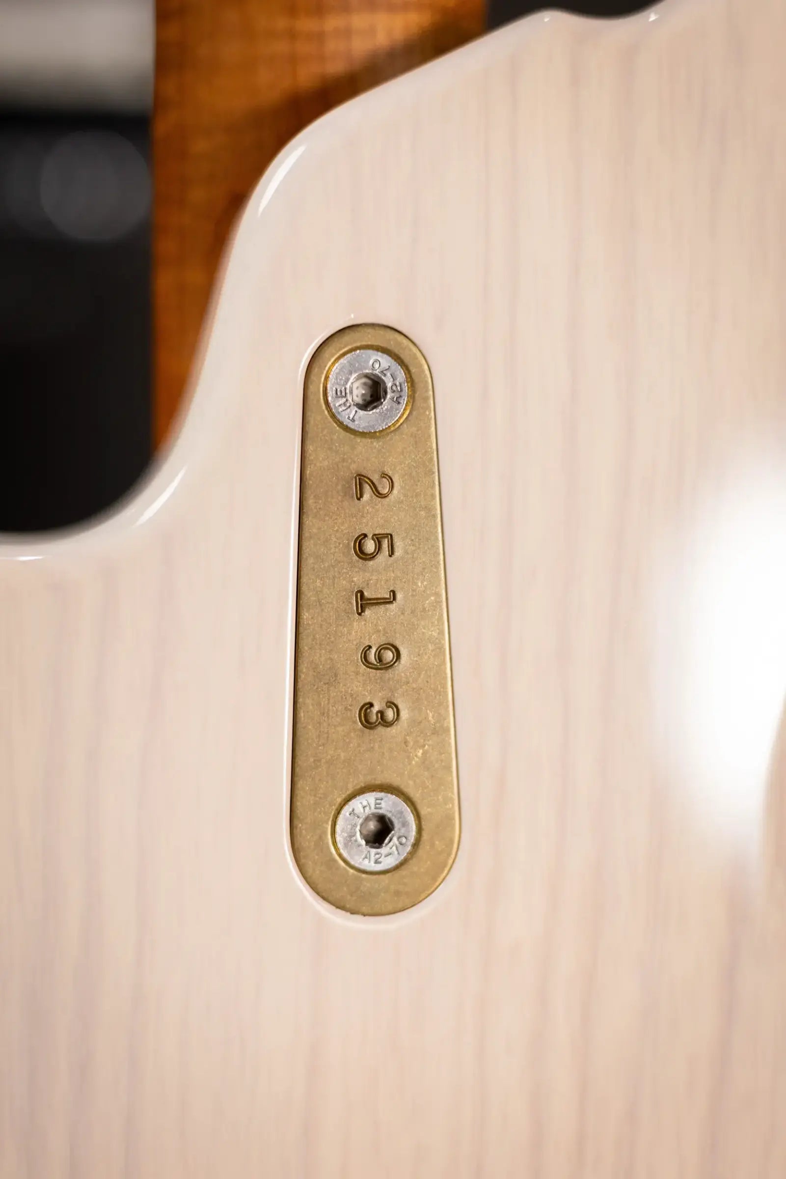 Eastman D'Ambrosio Series Offset '64 - Made in California - Electric Guitar - Vintage White with Hardshell Case