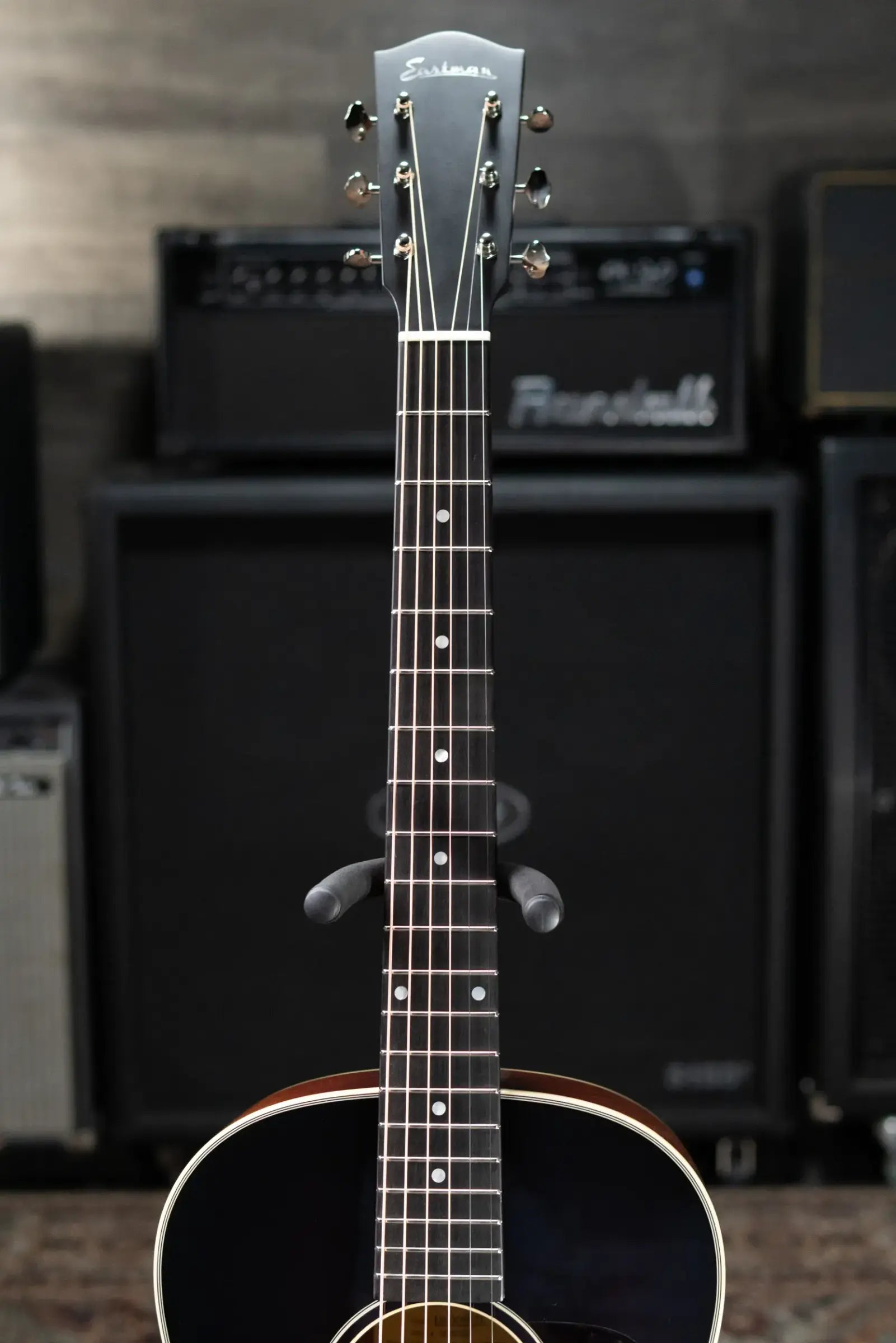Eastman E10 OOSS-TC Acoustic Guitar - Sunburst with Hardshell Case