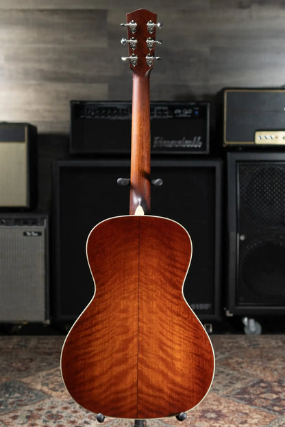 Eastman E10 OOSS-TC Acoustic Guitar - Sunburst with Hardshell Case