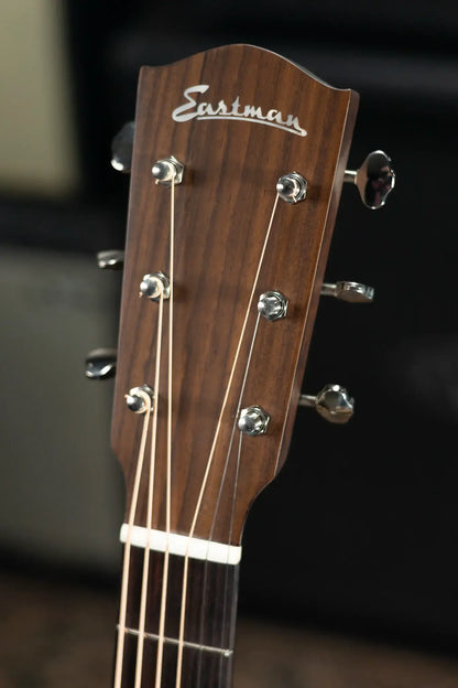 Eastman E20SS-TC Thermo-Cured Dreadnought Acoustic Guitar - Sunburst with Hardshell Case