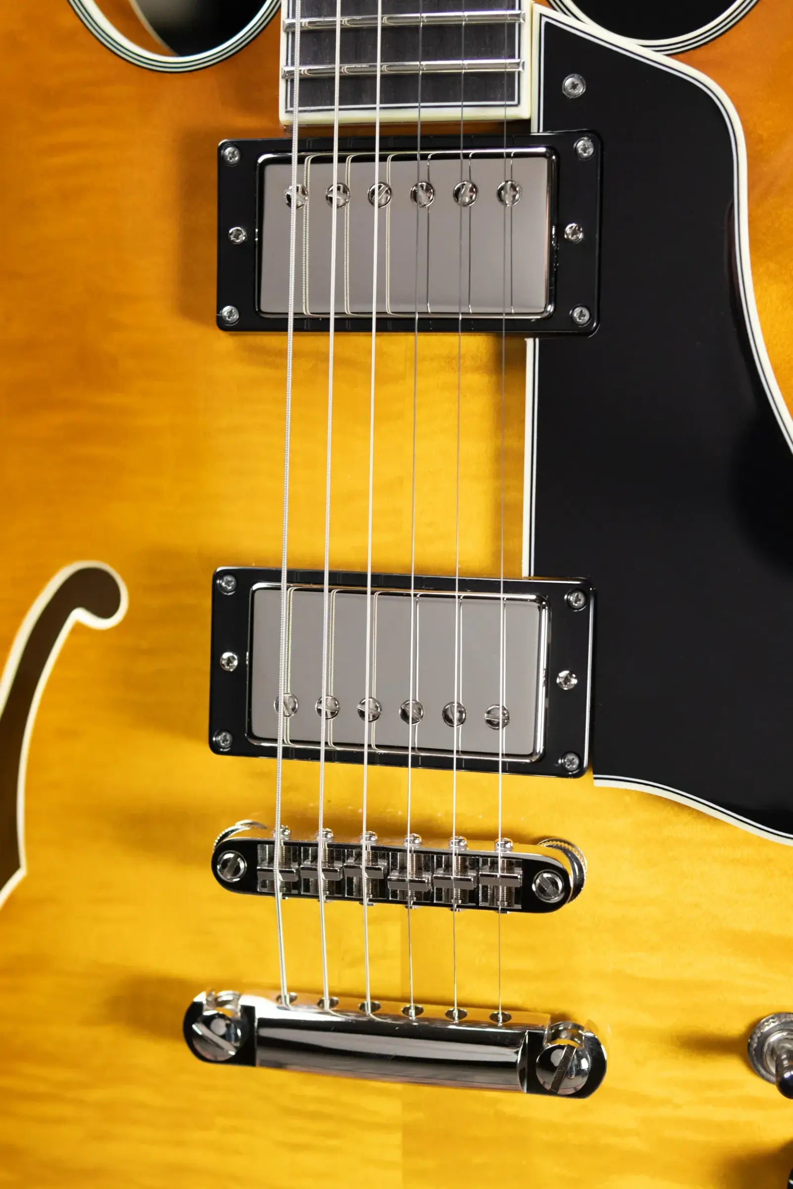 Eastman T486-GB 16" Thinline Electric Guitar - Goldburst with Hardshell Case