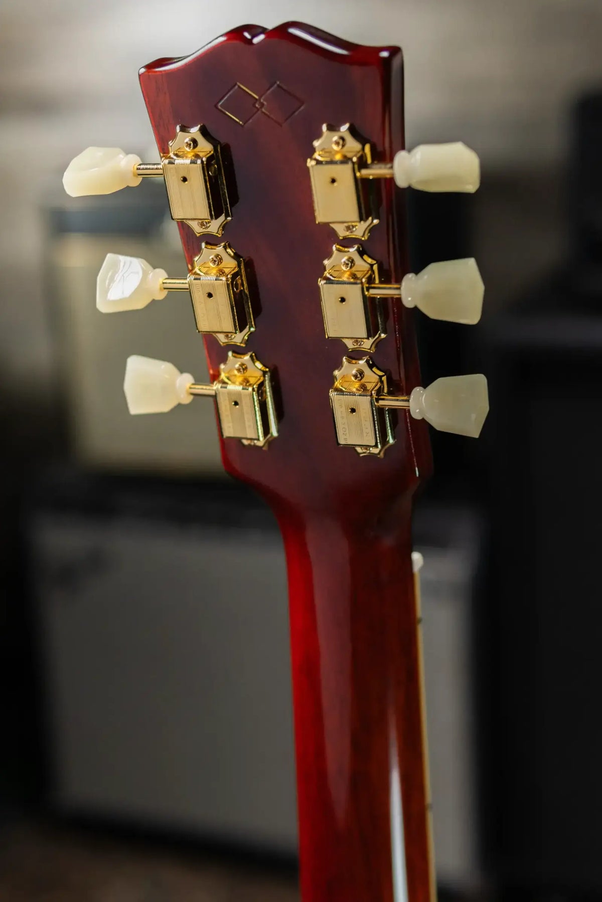 Epiphone Inspired by Gibson 1960 Hummingbird Reissue Acoustic/Electric Guitar - Heritage Cherry Sunburst with Hardshell Case