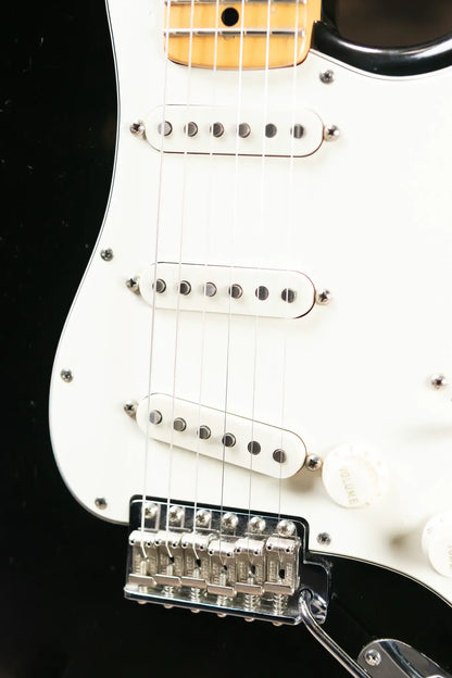 Fender 1975 Traditional Stratocaster Black with Hardshell Case - Used