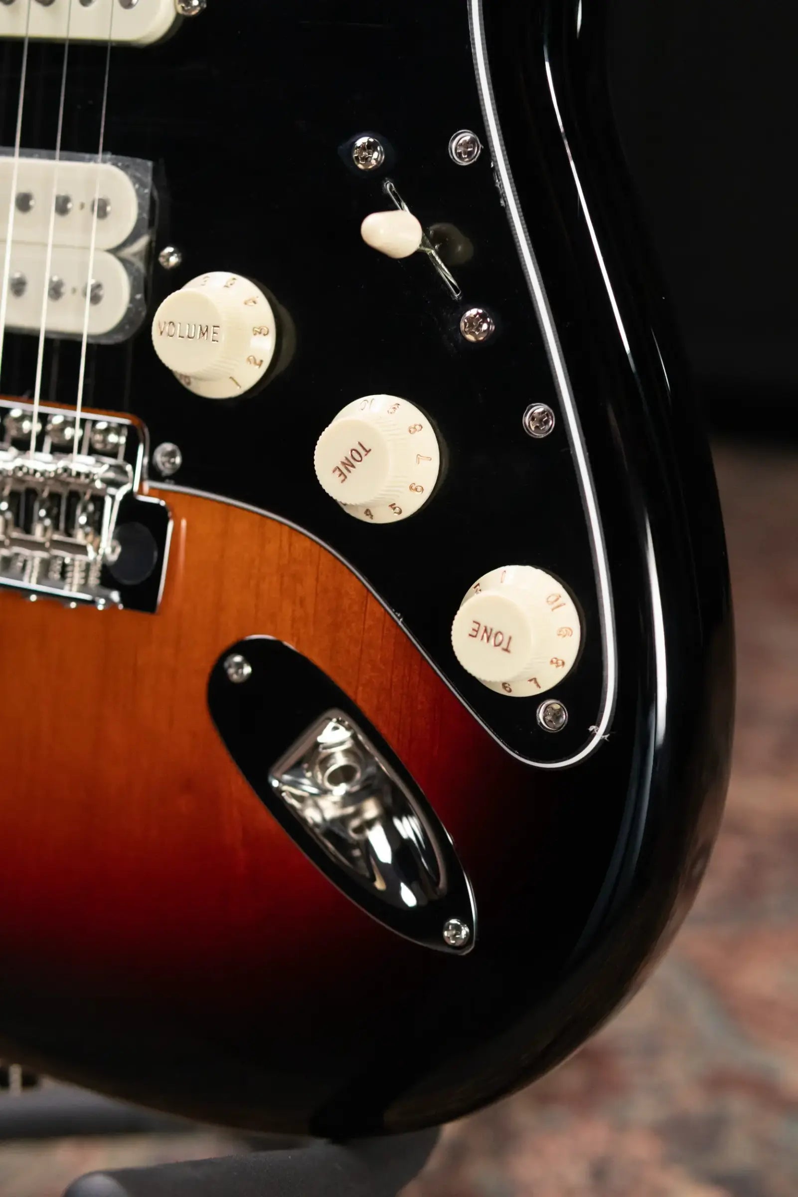 Fender American Professional Classic Stratocaster HSS Electric Guitar - 3-Color Sunburst with Gig Bag
