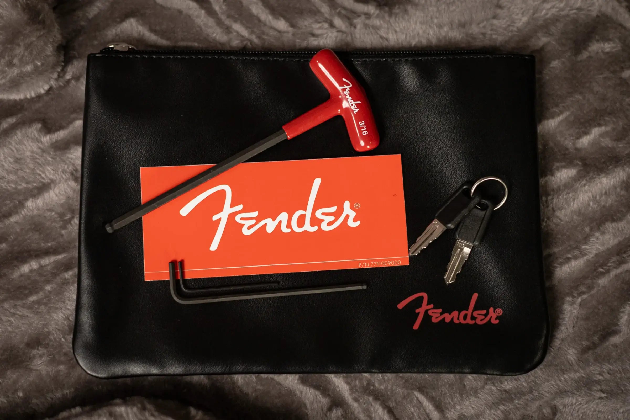 Fender American Professional II Jazz Bass V - Olympic White with Hardshell Case