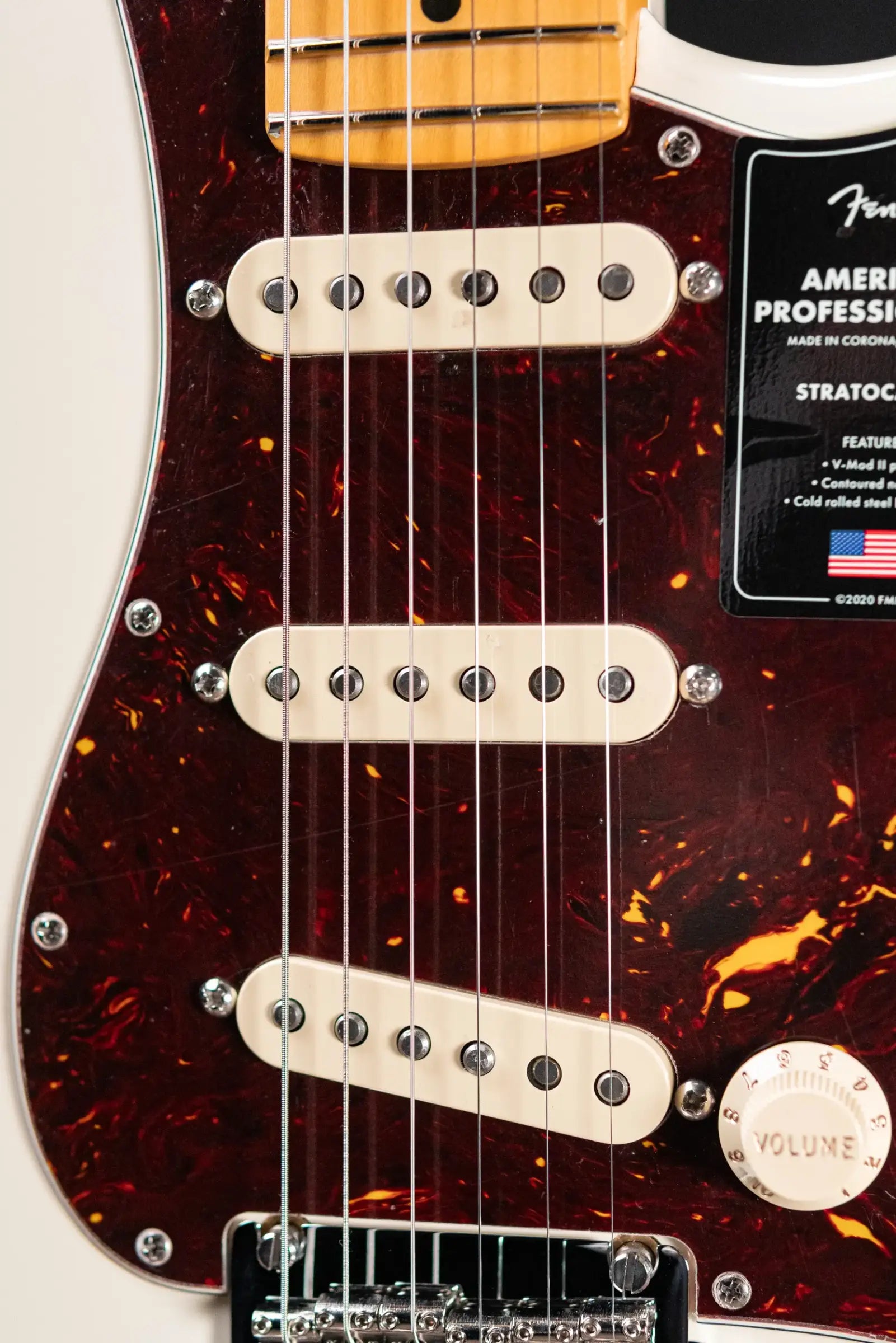 Fender American Professional II Stratocaster Electric Guitar - Olympic White with Hardshell Case