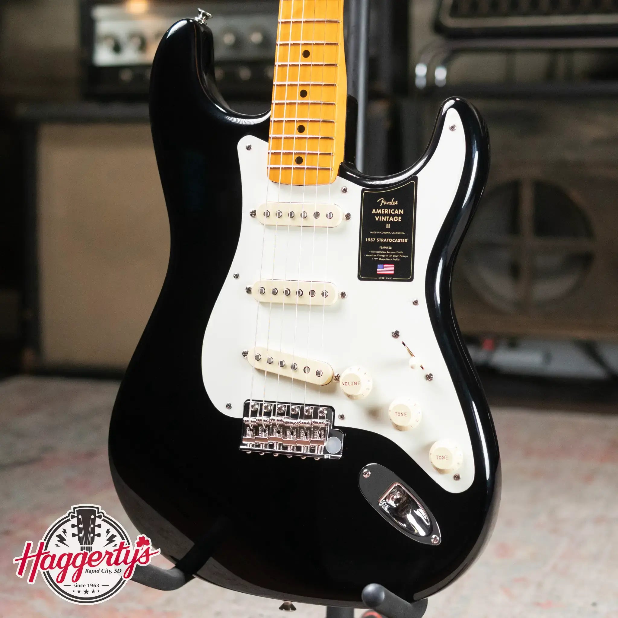 Fender American Vintage II 1957 Stratocaster, Maple Fingerboard - Black with Vintage-Style Tweed Hardshell Case - Demo