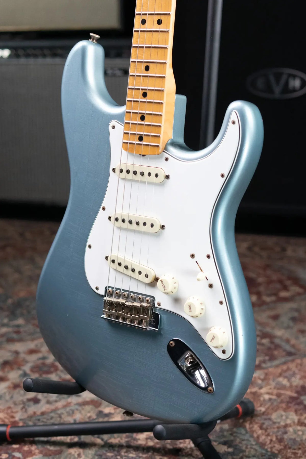 Fender Custom Shop '68 Stratocaster Journeyman Electric Guitar - Ice Blue Metallic with Hardshell Case - Used
