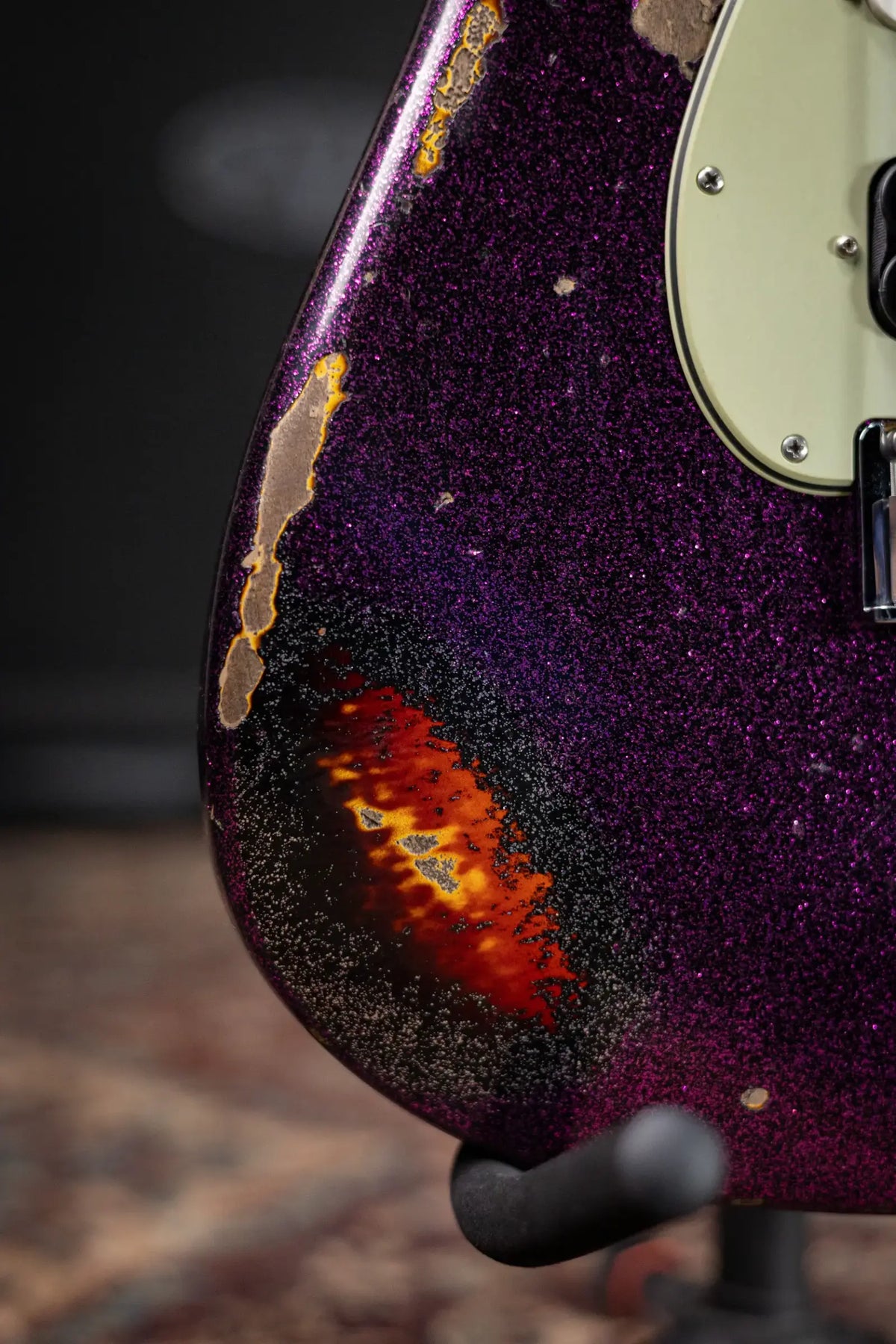 Fender Custom Shop LR25-CUST DLX HBS-1 Heavy Relic Stratocaster Electric Guitar - Magenta Sparkle over 3-Tone Sunburst with Hardshell Case