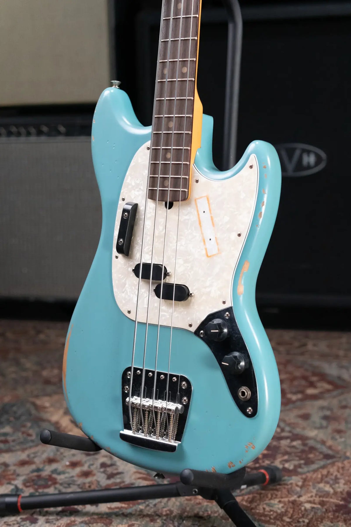Fender JMJ Road Worn Mustang Bass - Faded Daphne Blue with Gig Bag