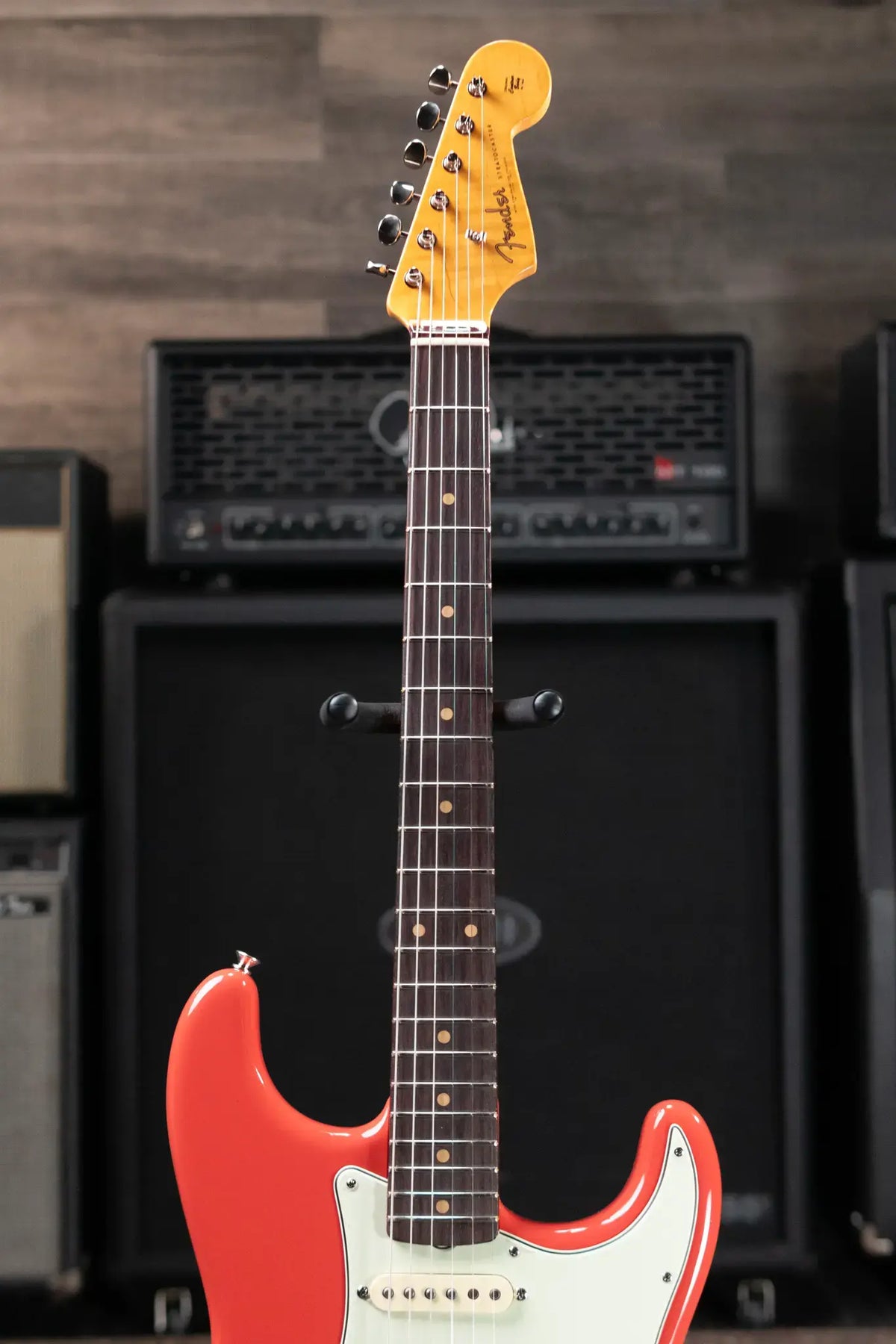 Fender Limited Edition American Vintage II '61 Stratocaster Electric Guitar - Fiesta Red with Hardshell Case