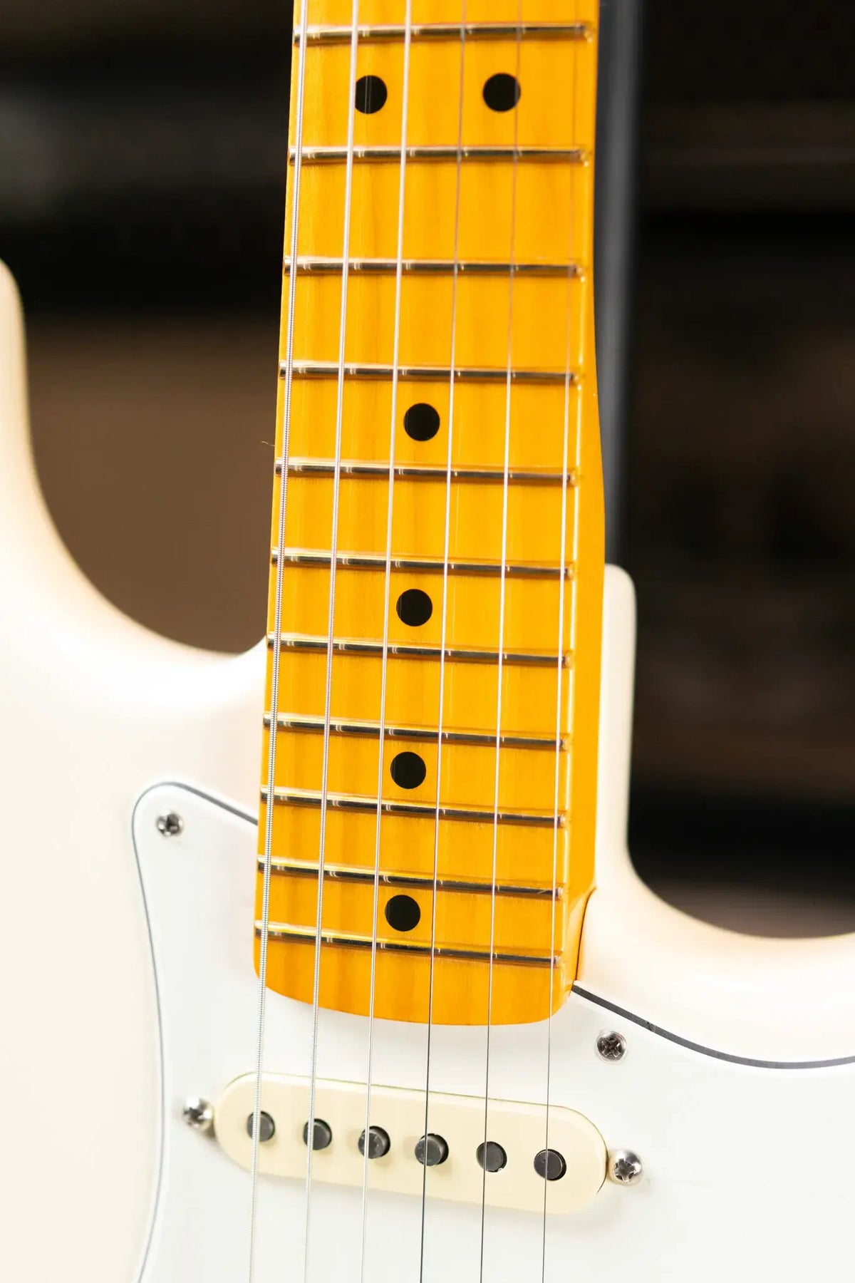 Fender Limited Edition American Vintage II '73 Stratocaster Electric Guitar, Maple Fingerboard - Olympic White with Hardshell Case - Demo