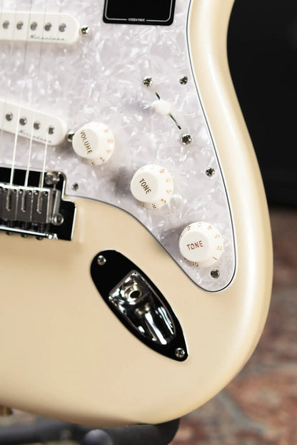 Fender Player II Modified Stratocaster Electric Guitar - Olympic Pearl with Gig Bag - Demo