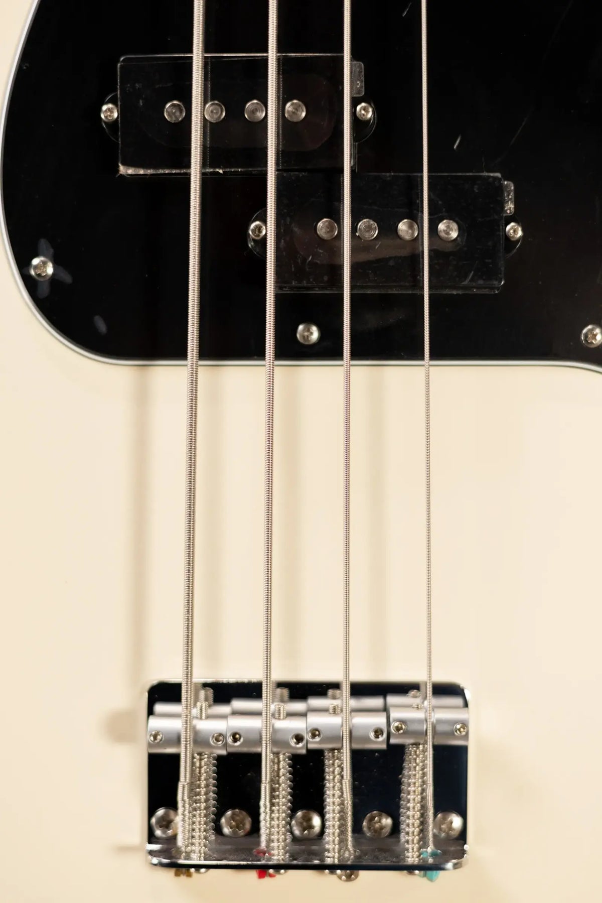 Fender Standard Precision Bass - Olympic White