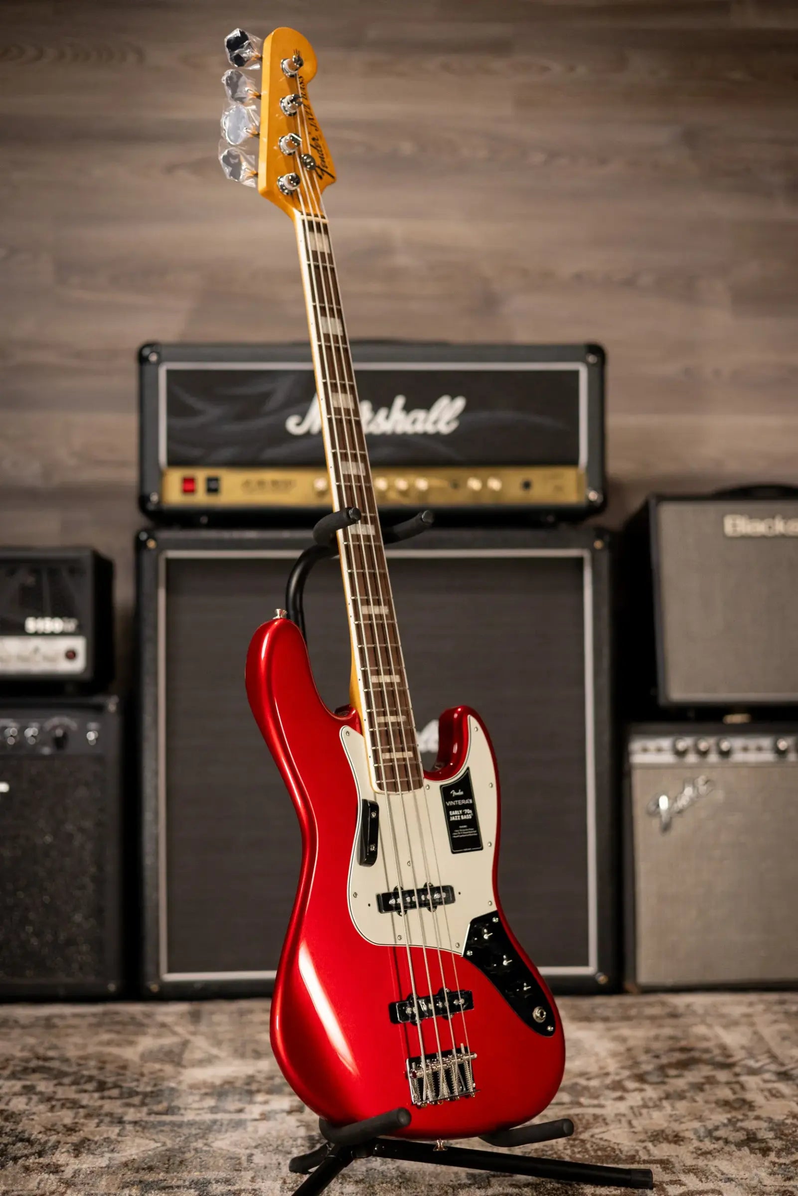 Fender Vintera III Early '70s Jazz Bass - Candy Apple Red with Gig Bag