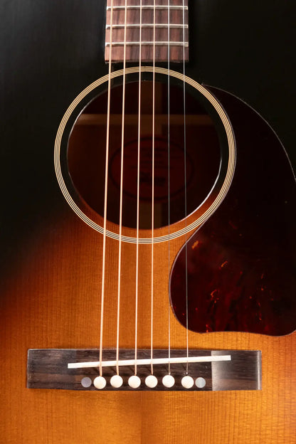 Gibson Custom Shop 1942 Banner J-45 Acoustic Guitar - Vintage Sunburst with Hardshell Case