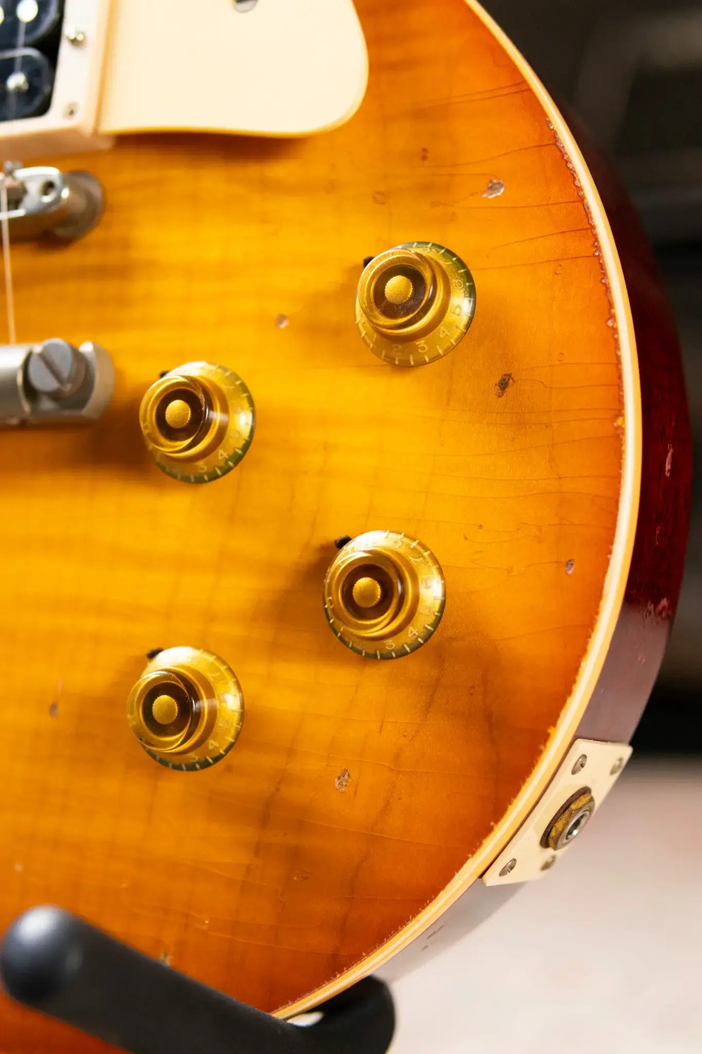 Gibson Custom Shop 1958 Les Paul Standard BOTB Page 153 Murphy Lab Heavy Aged Electric Guitar - Sunburst with Hardshell Case