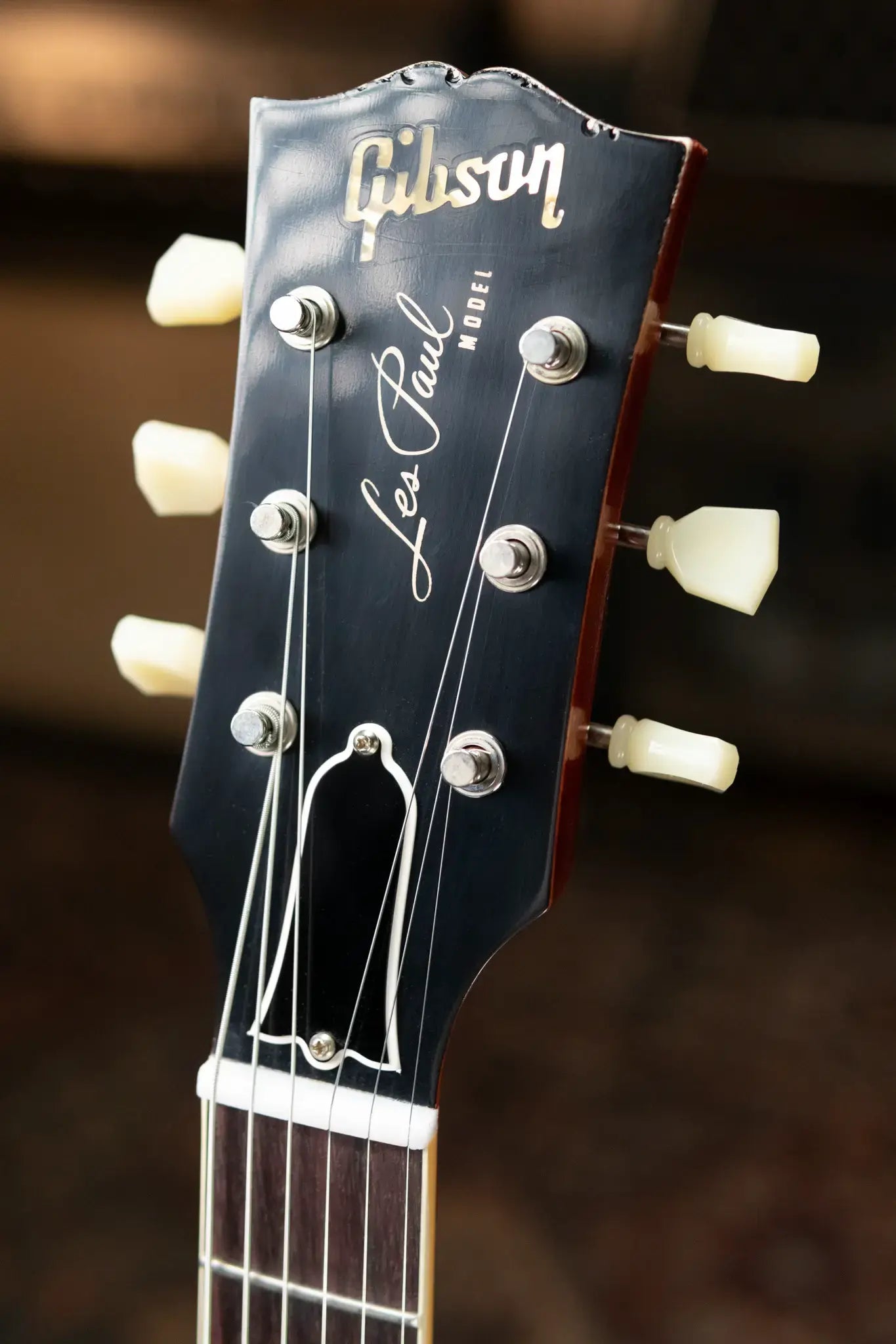 Gibson Custom Shop 1959 Les Paul Standard Reissue Murphy Lab Light Aged Royal Teaburst with Hardshell 672b6c0c48e86