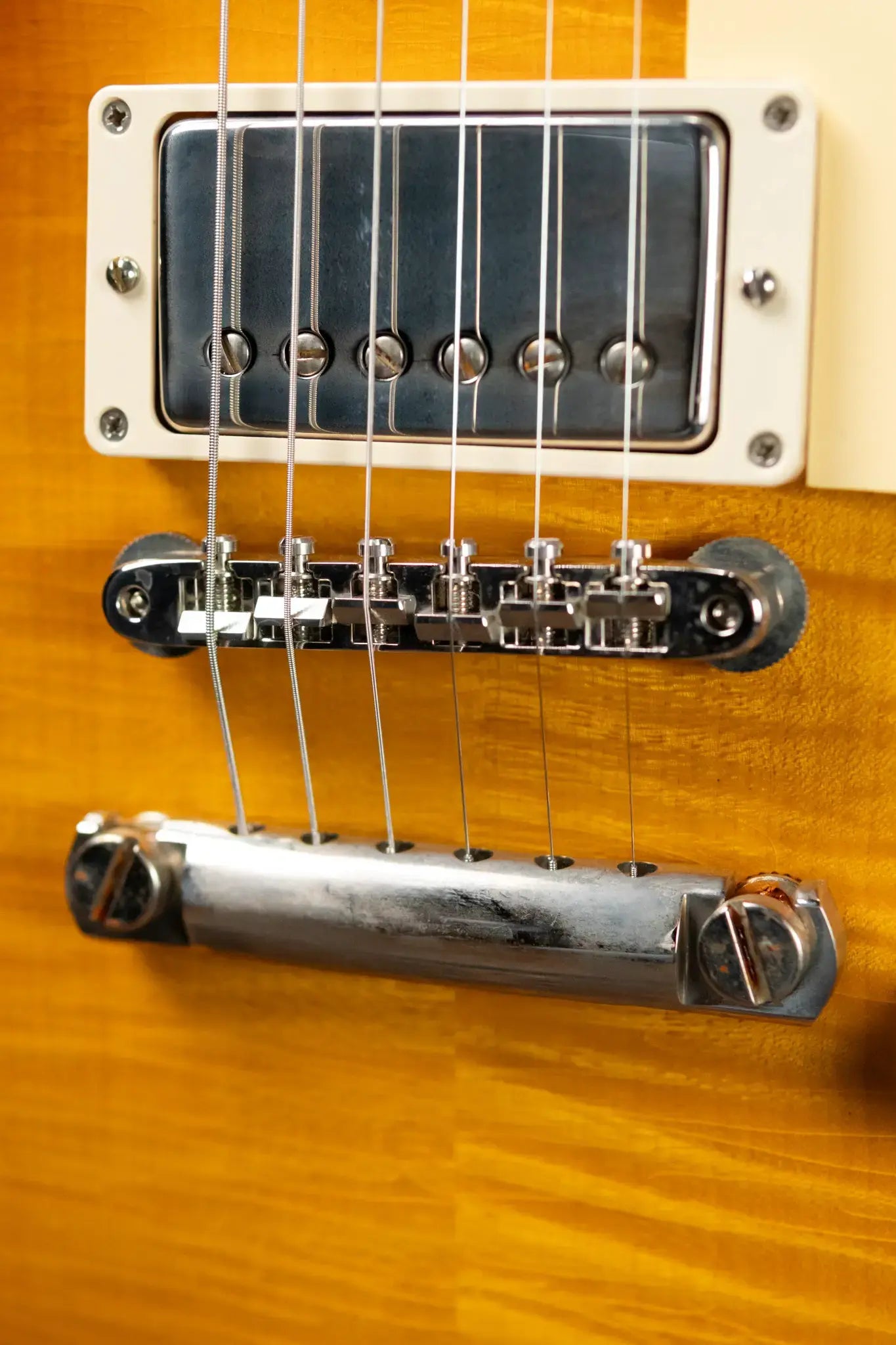 Gibson Custom Shop 1959 Les Paul Standard Reissue Murphy Lab Light Aged Royal Teaburst with Hardshell 672b6c133076f