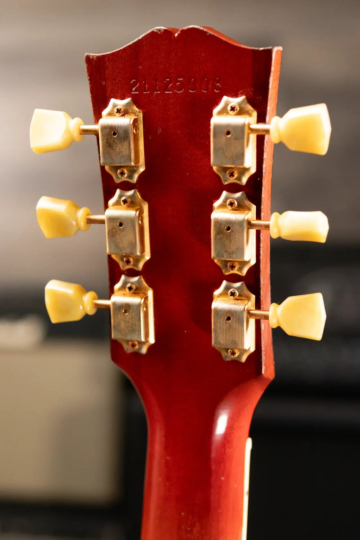 Gibson Custom Shop 1960 Hummingbird Murphy Lab Heavy Aged Dreadnought Acoustic Guitar - Heritage Cherry Sunburst with Hardshell Case - Demo