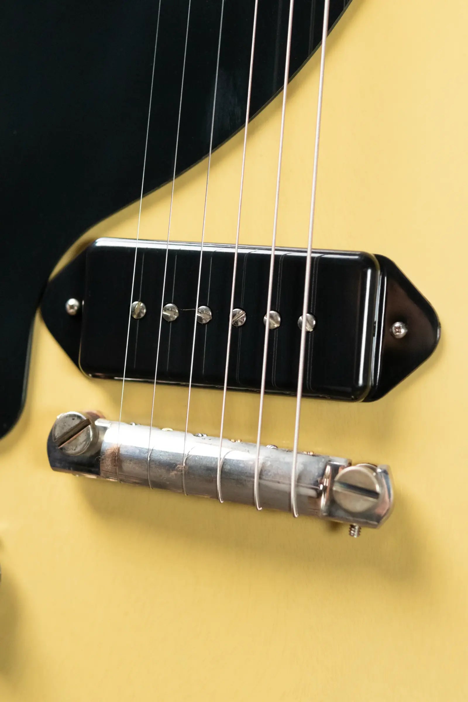 Gibson Custom Shop Left Handed 57 Les Paul Junior VOS TV Yellow with Hardshell Case 671bdbf9d7f2d