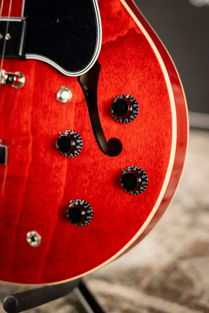 Gibson ES-330 Hollow Body Electric Guitar - Sixties Cherry with Hardshell Case
