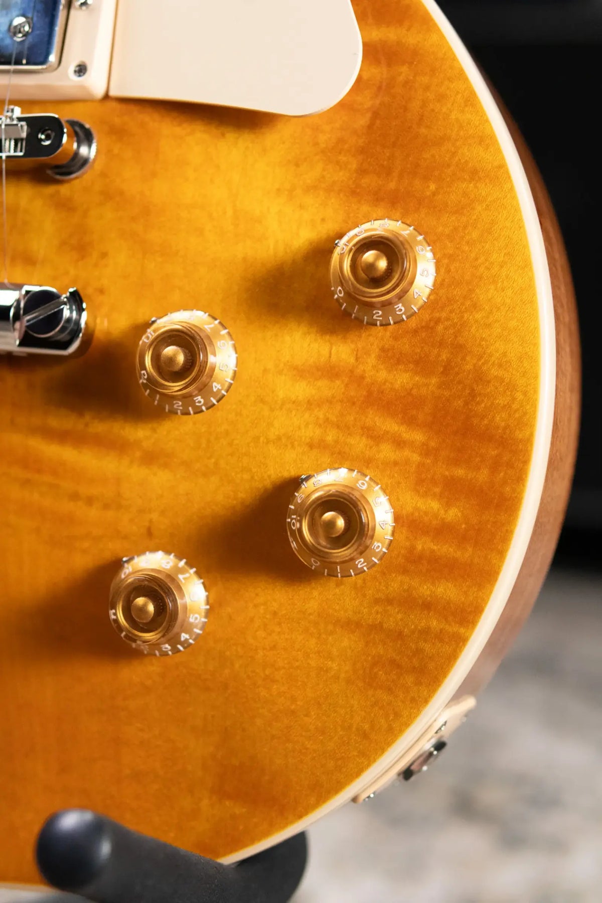 Gibson Les Paul Standard 50s Figured Top Electric Guitar - Honey Amber with Hardshell Case