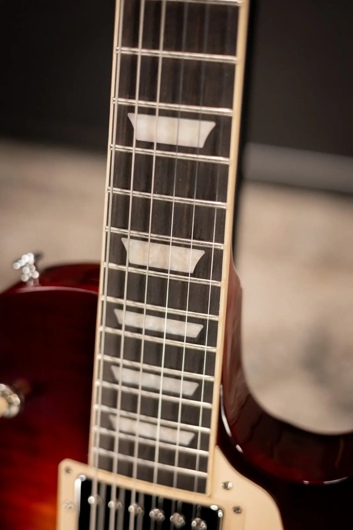 Gibson Les Paul Studio Session Electric Guitar - Bourbon Burst with Softshell Gig Bag