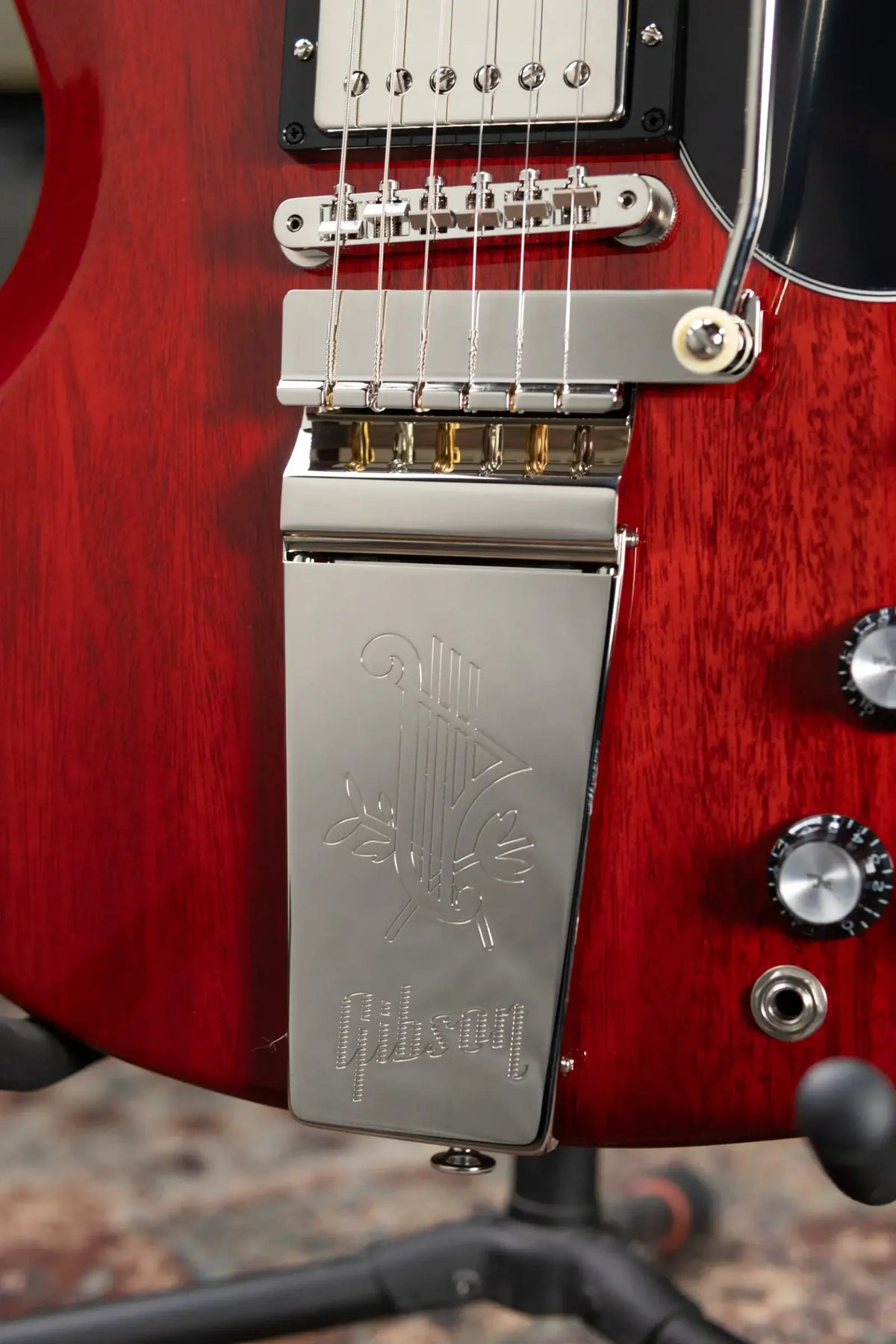 Gibson SG Standard '61 Maestro Vibrola Electric Guitar - Vintage Cherry with Hardshell Case