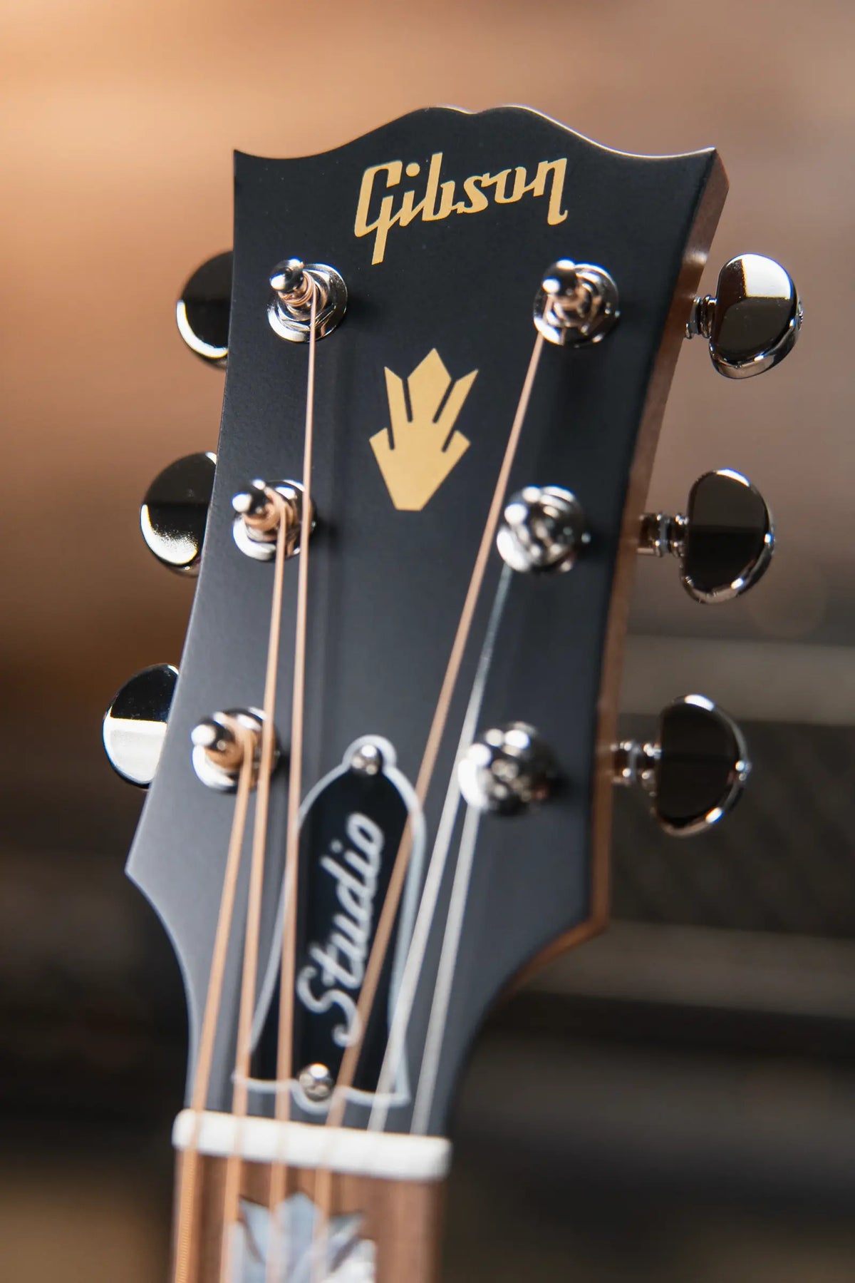 Gibson SJ-200 Studio Walnut Jumbo Acoustic/Electric Guitar - Natural with Hardshell Case - Demo