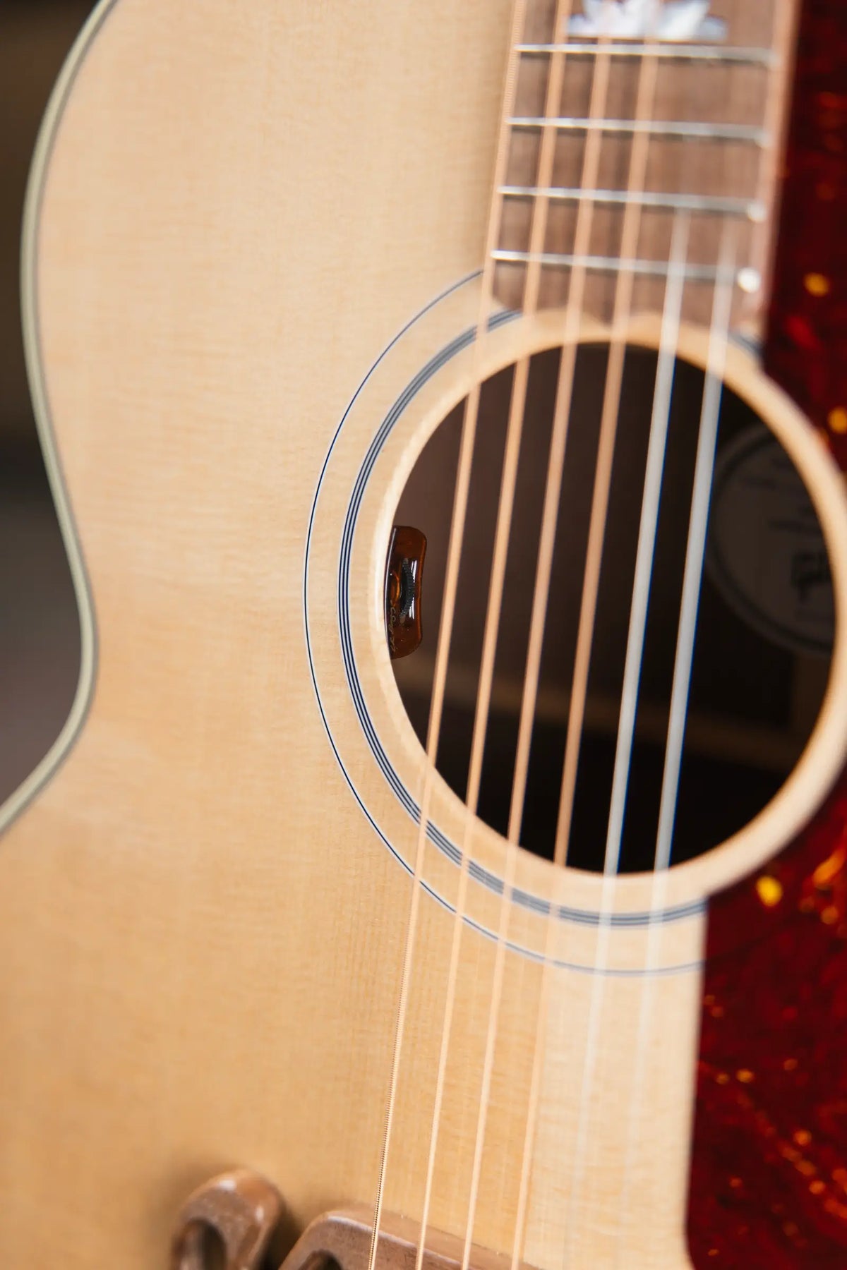 Gibson SJ-200 Studio Walnut Jumbo Acoustic/Electric Guitar - Natural with Hardshell Case - Demo