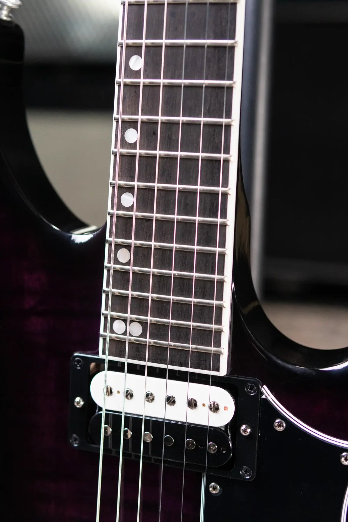 Gibson Victory Figured Top Electric Guitar - Dark Purple Burst with Hardshell Case - Demo