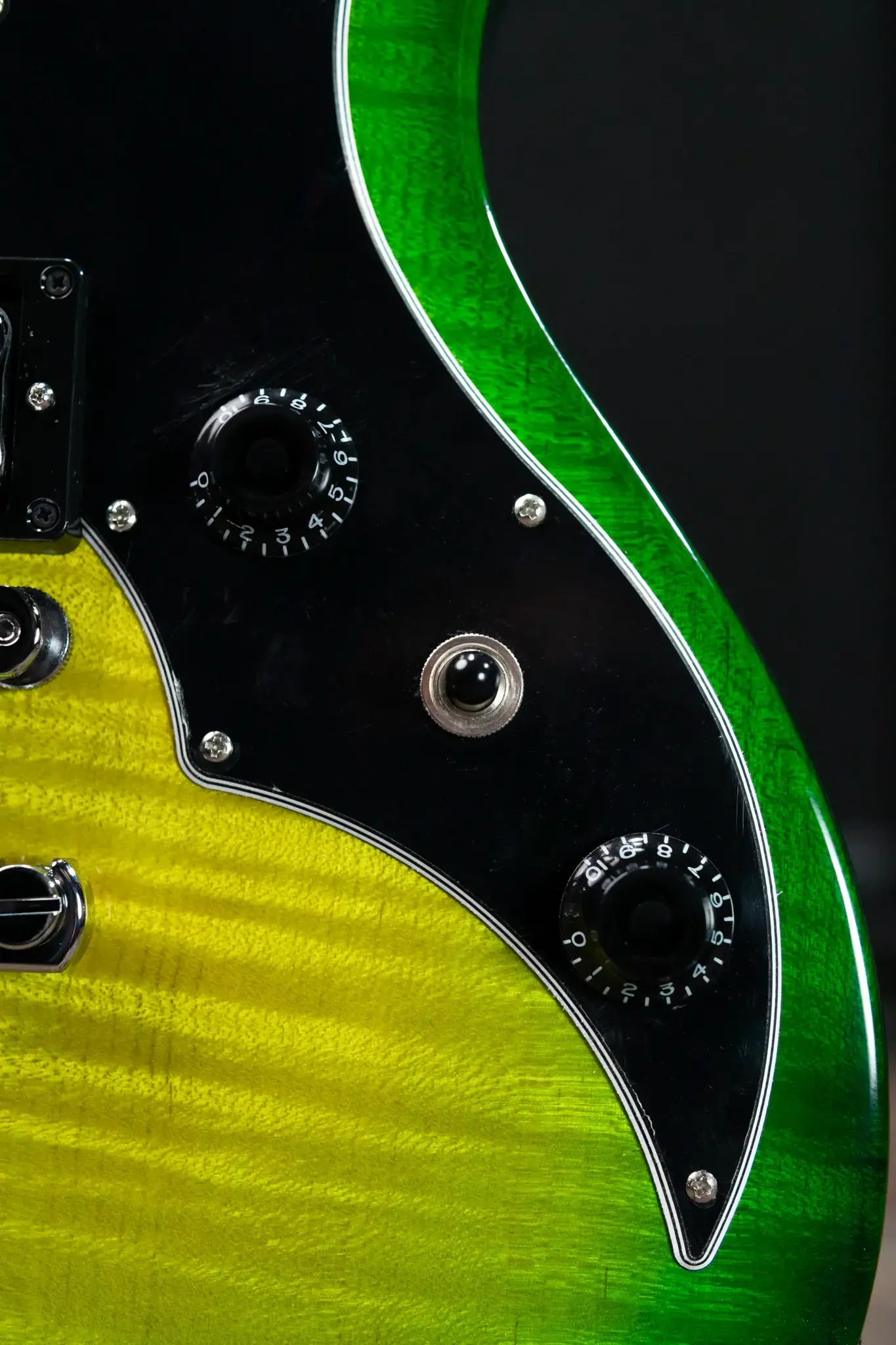 Gibson Victory Figured Top Electric Guitar - Iguana Burst with Hardshell Case