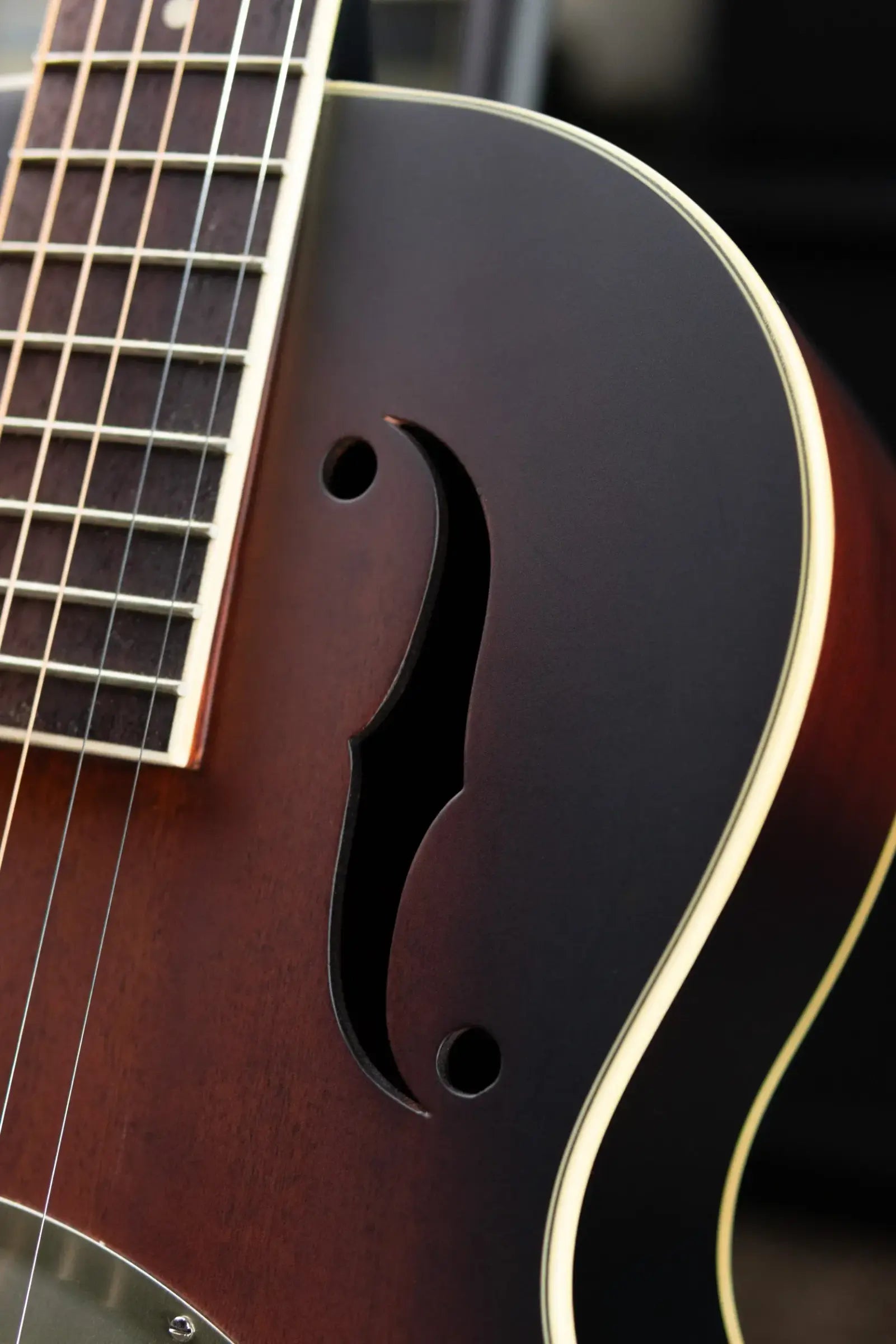 Gretsch G9241 Alligator Biscuit Round-Neck Acoustic/Electric Resonator Guitar - 2-Color Sunburst