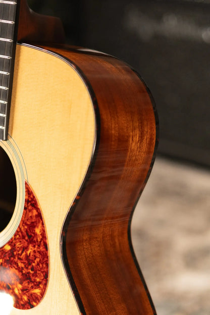 Eastman E1OM-DLX Acoustic/Electric Guitar