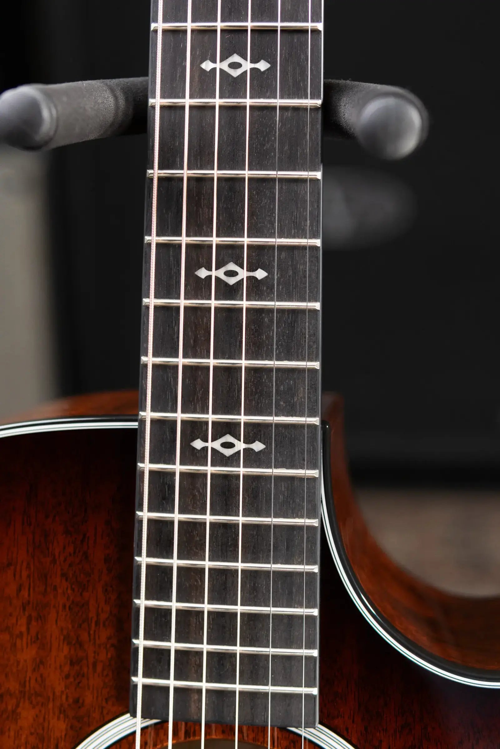 Taylor Next Generation 322ce 14-Fret Grand Concert Acoustic/Electric Guitar - Shaded Edgeburst with Hardshell Case
