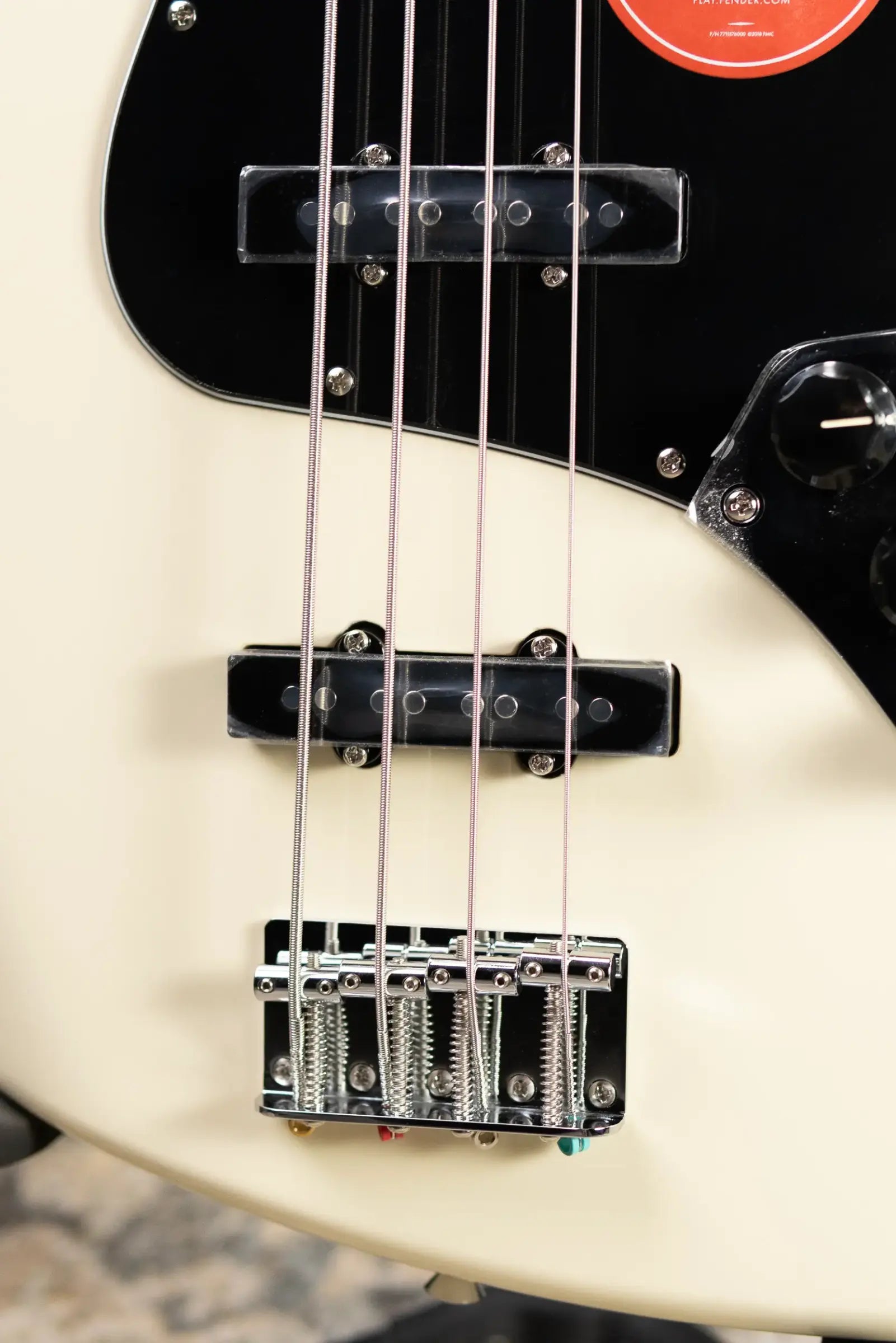 Squier Affinity Series Active Jazz Bass - Olympic White