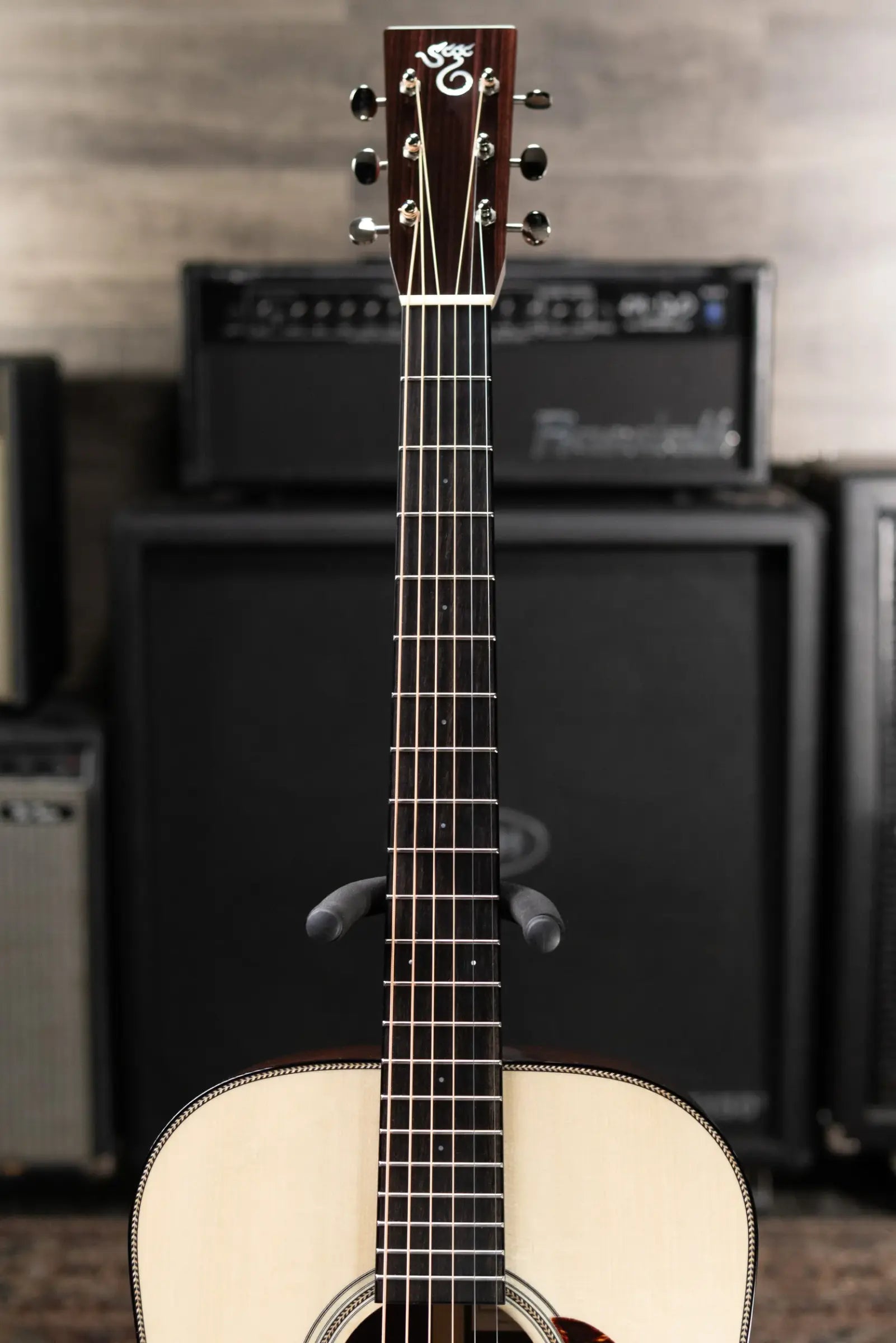 Santa Cruz Guitar Company D/Pre War Acoustic Guitar with Hardshell Case