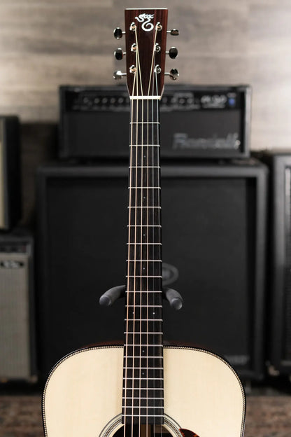 Santa Cruz Guitar Company D/Pre War Acoustic Guitar with Hardshell Case