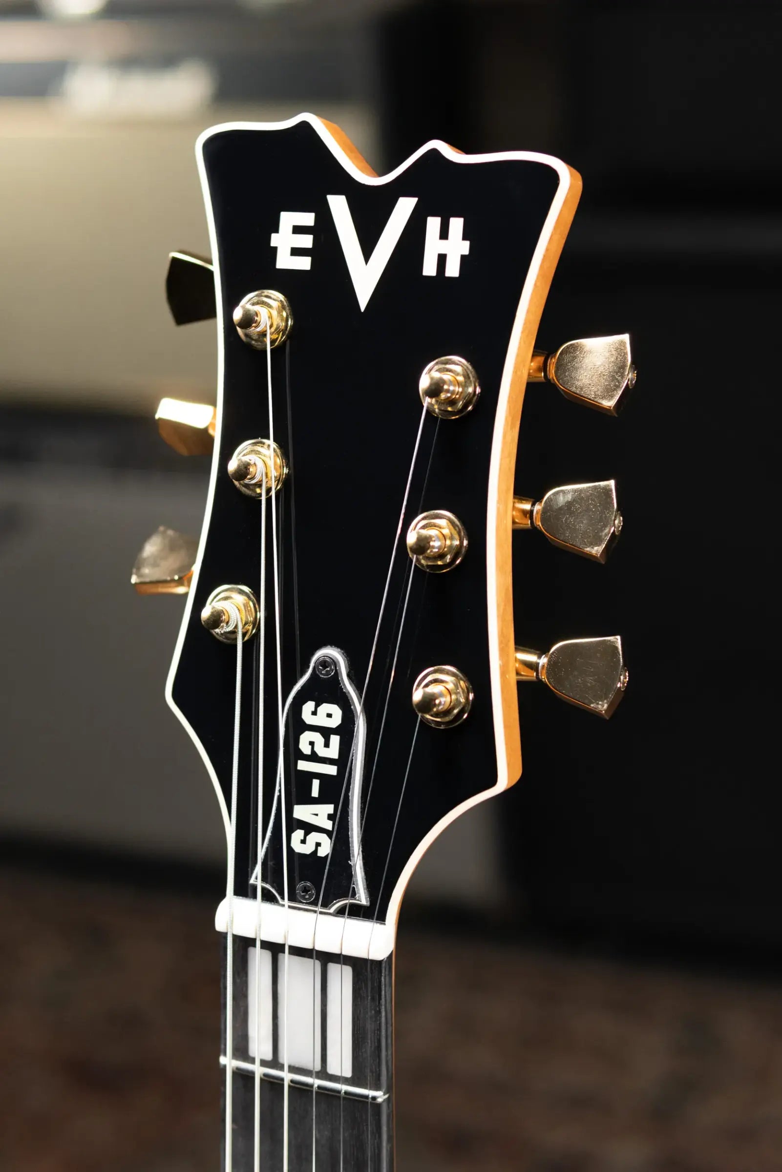 EVH SA-126 Special Semi-hollow Electric Guitar - Platinum Pearl Metallic with Hardshell Case