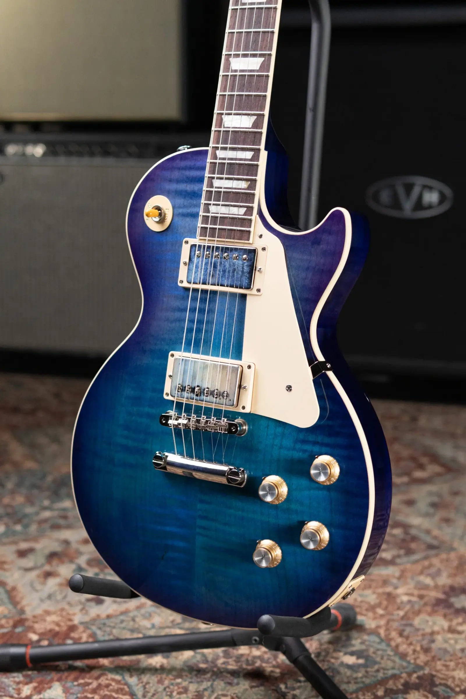 Gibson Les Paul Standard '60s Figured Top Electric Guitar - Blueberry Burst with Hardshell Case