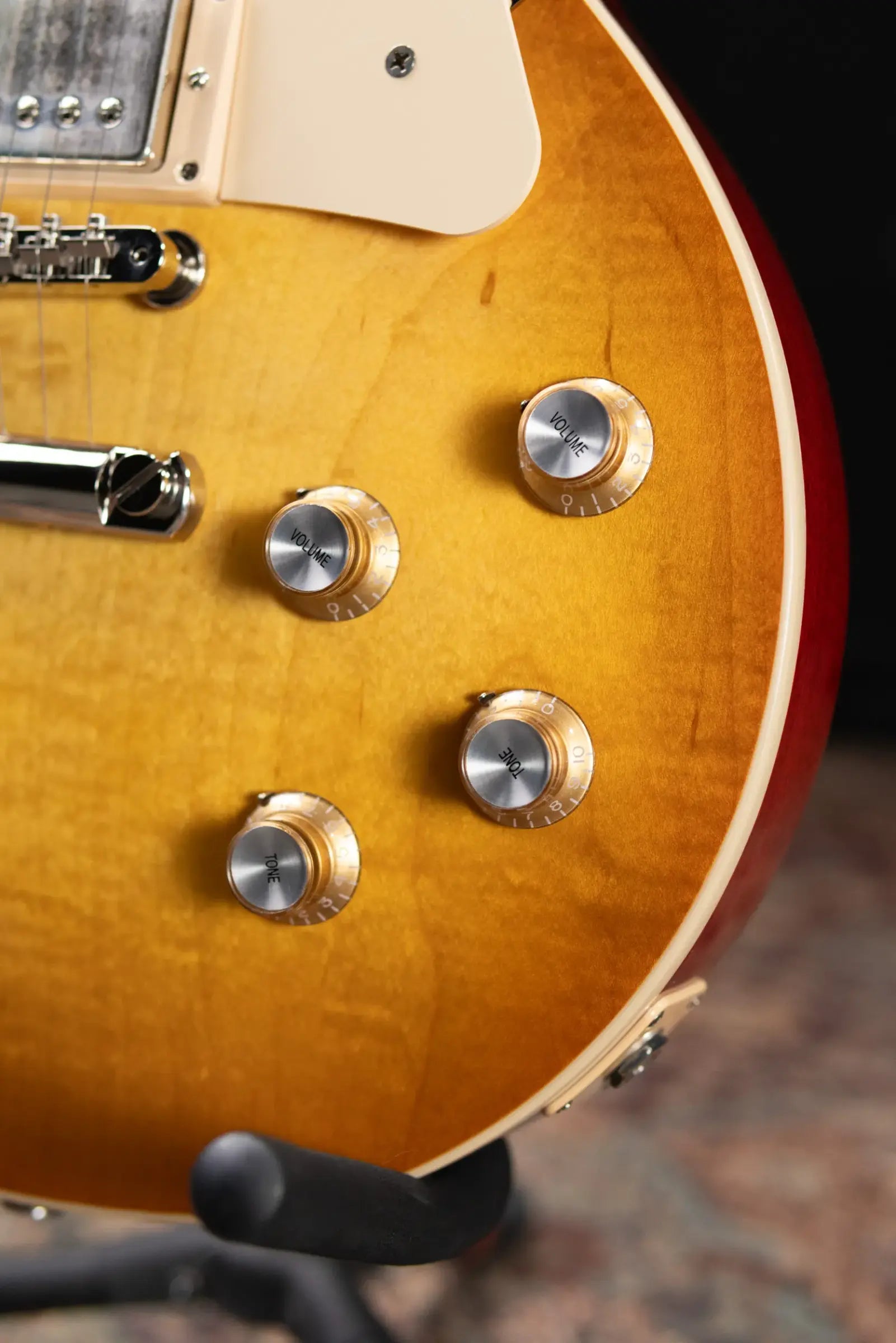 Gibson Les Paul Standard '60s Electric Guitar - Unburst with Hardshell Case