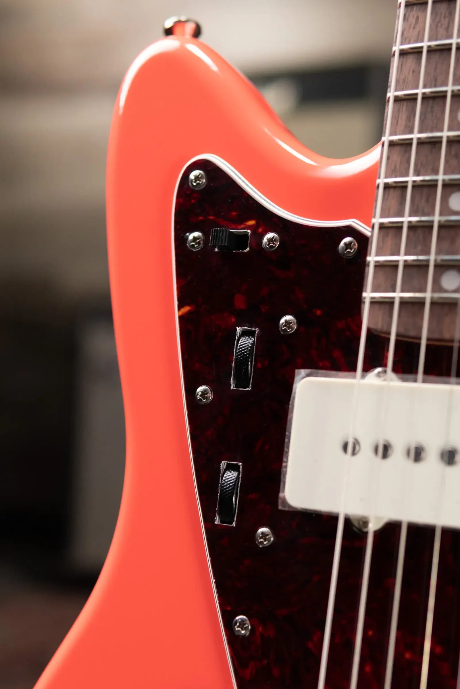 Squier Classic Vibe '60s Jazzmaster Electric Guitar - Tahitian Coral